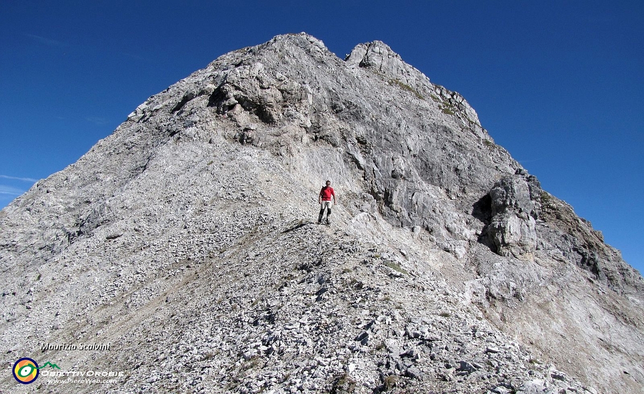 62 Mi lascio alle spalle anche l'ultima catena del Pegherolo....JPG